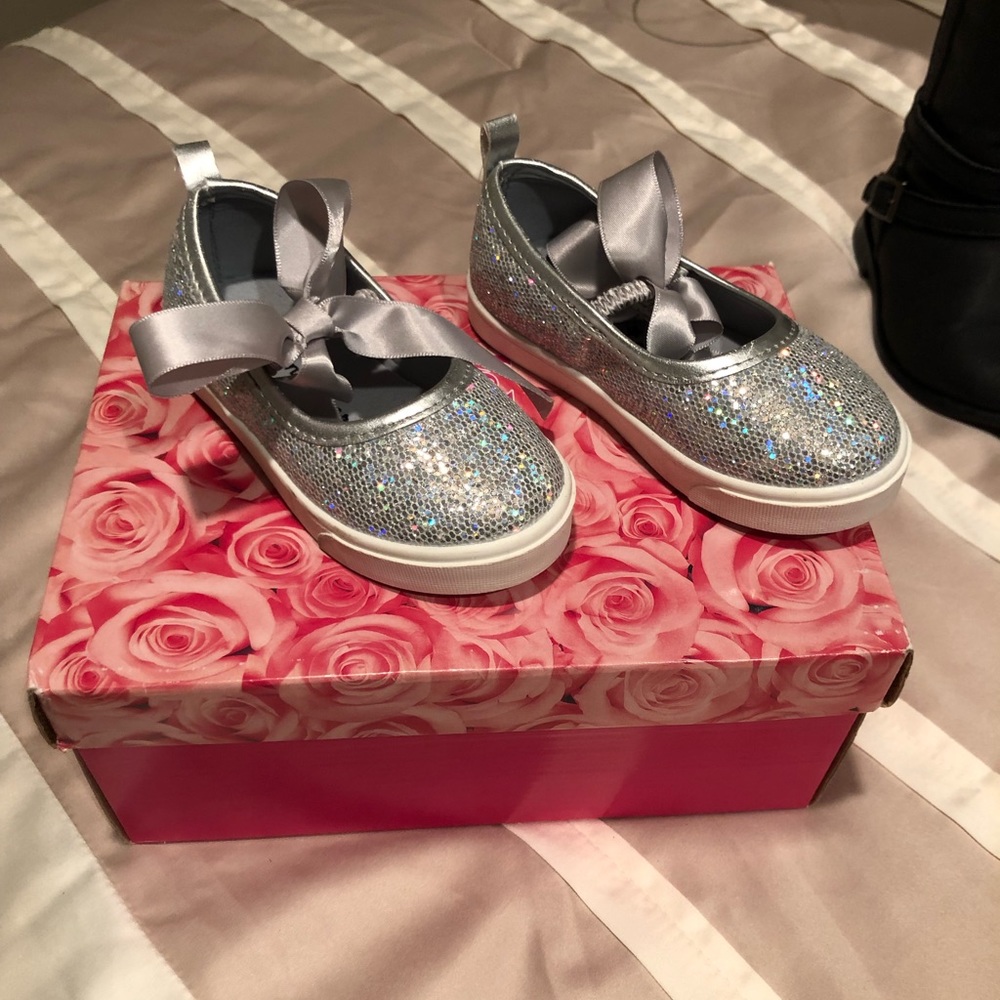 Size 6 Toddler shoe